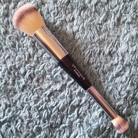 younique concealer brush